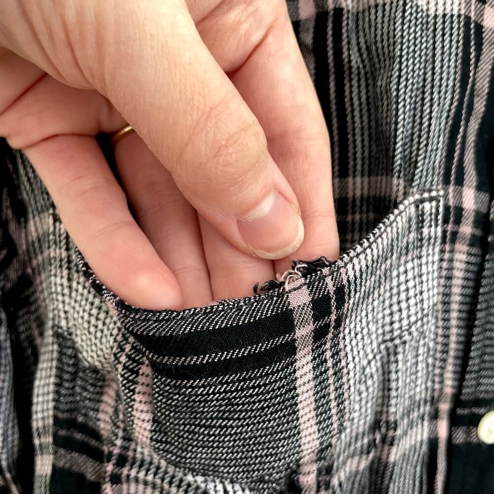 EXPRESS Patch Pocket Plaid Boyfriend Shirt Black White Flannel Button Down Tunic - Picture 7 of 16